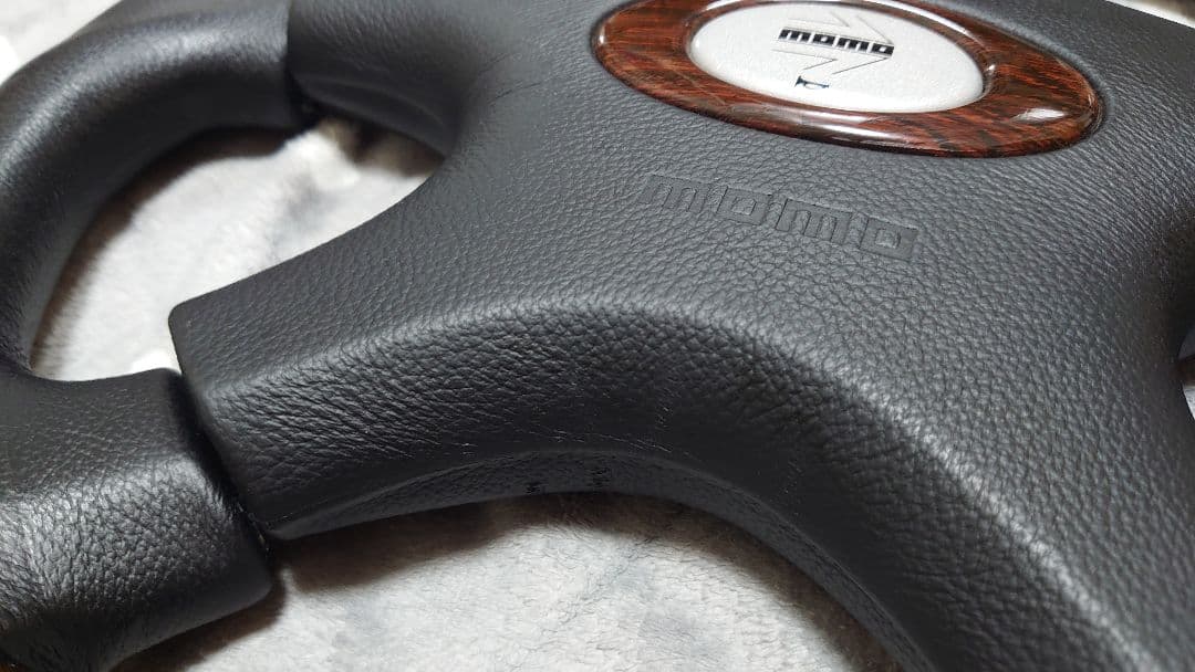 MOMO　リーガル　ステアリング