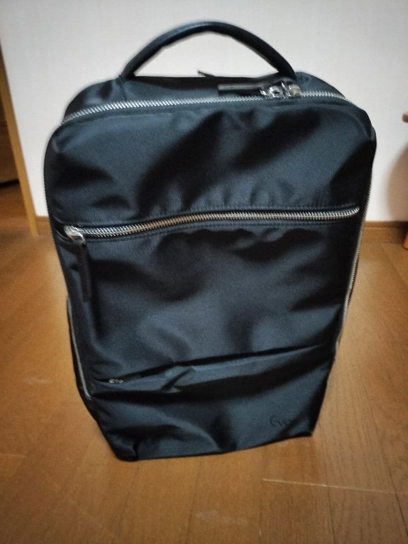 Evoonビジネスリュック Emma レディース 18L 15インチPC収納 黒