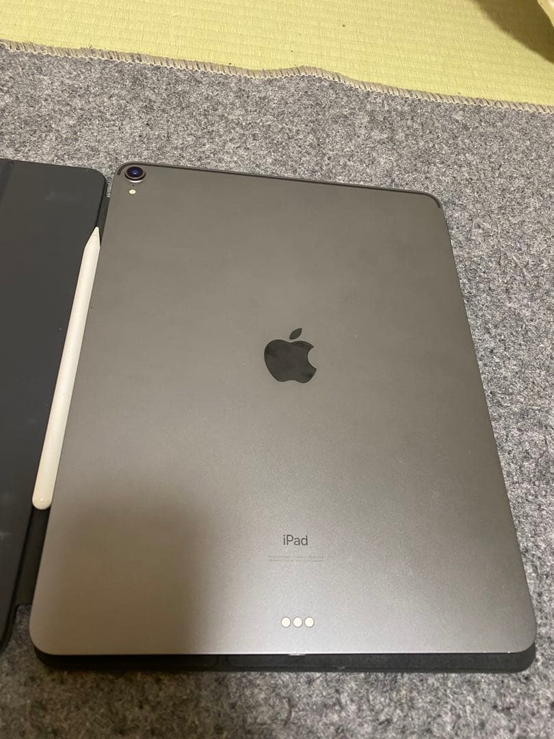 Apple iPad Pro(12.9インチ)第3世代 64GB 純正 カバー