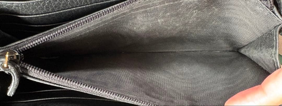 グッチ　チェーンウォレット 長財布 ショルダーバッグ　GUCCI 斜め掛け GG