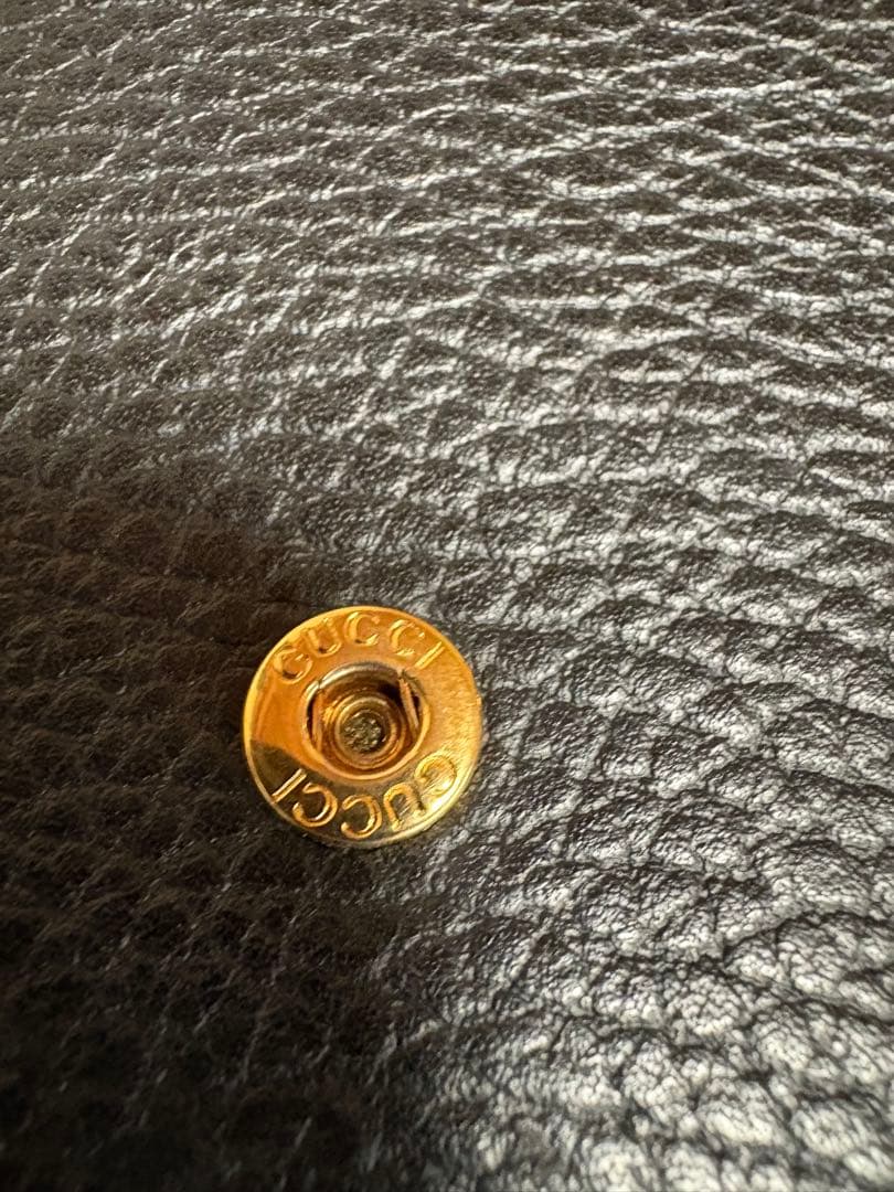 グッチ　チェーンウォレット 長財布 ショルダーバッグ　GUCCI 斜め掛け GG