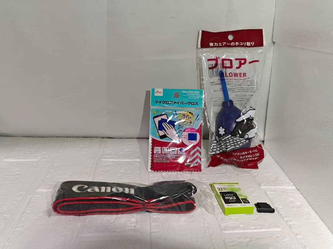 Canon EOS Kiss X2 デジタル一眼レフズ2本付き