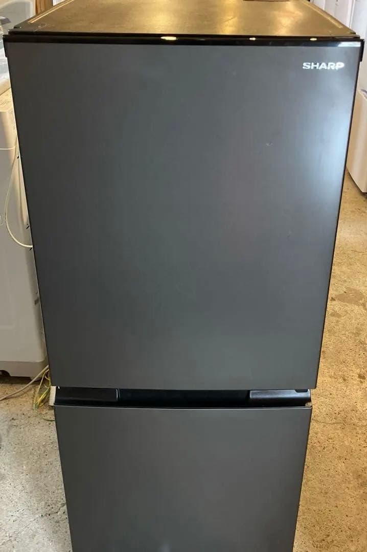 シャープ　SHARP 高年式2021年製 冷蔵庫152L 霜取り不要