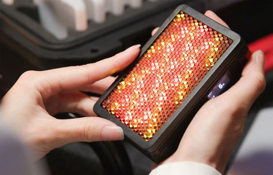 AputureMC PRO 8Light Kit磁着設計撮影ライト充電ケース付き