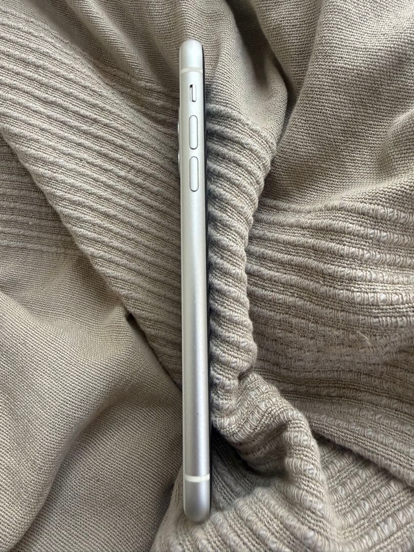 美品　iPhone 11 SIMフリー　ホワイト256GB おまけ付き