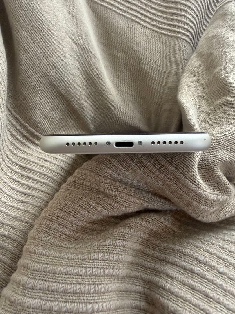 美品　iPhone 11 SIMフリー　ホワイト256GB おまけ付き