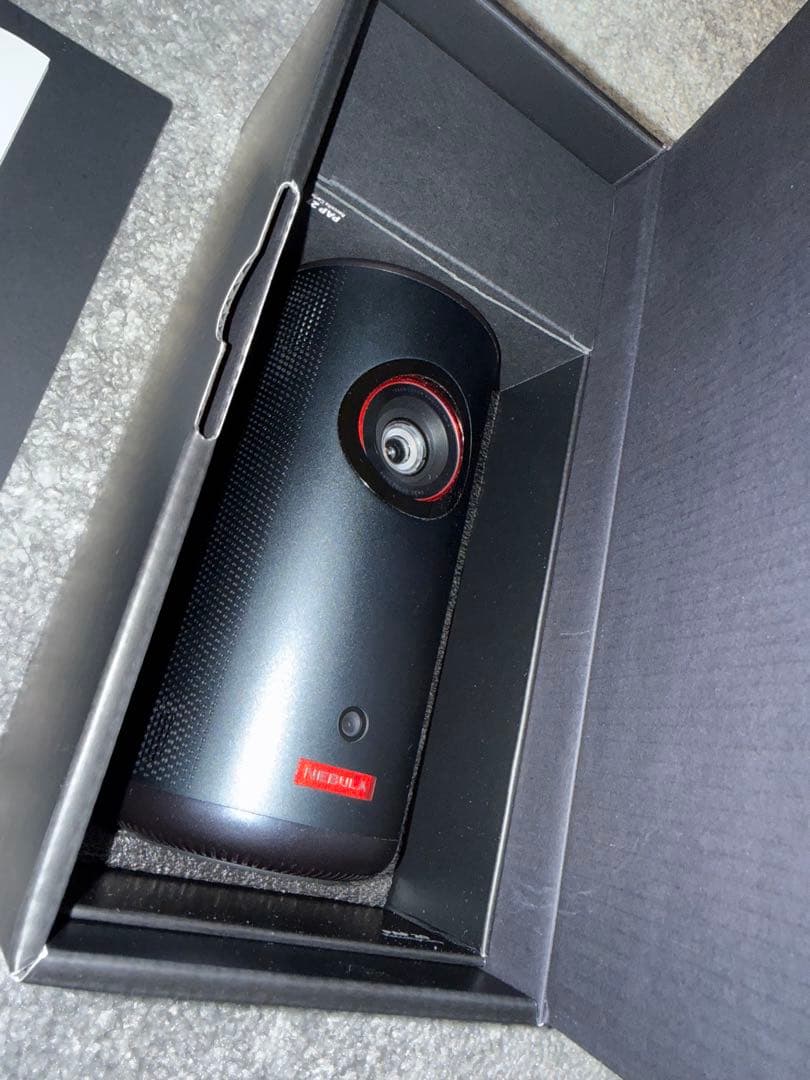 Anker Nebula Capsule 3 Laser プロジェクター