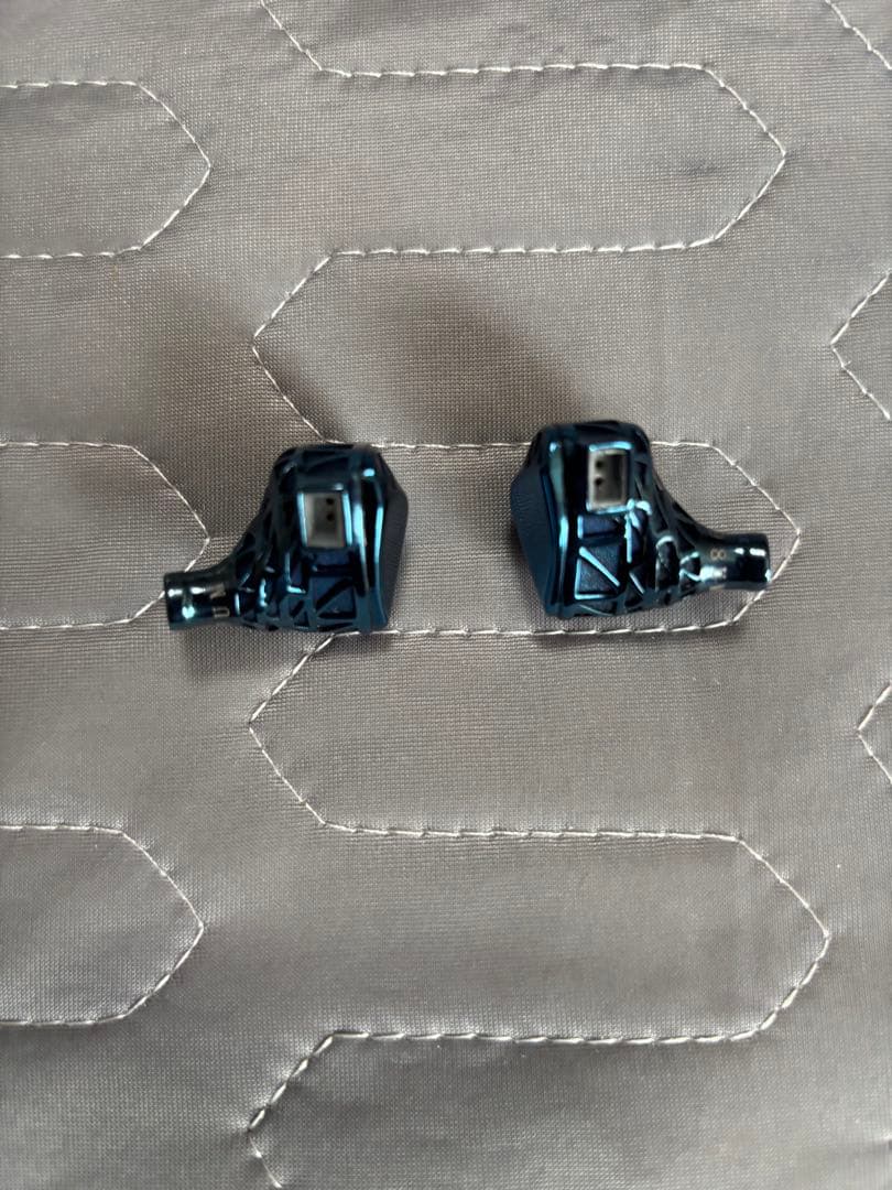 イヤホン Unique Melody Maven Pro