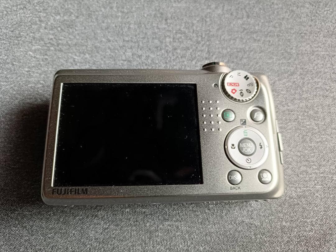 【ジャンク品】FUJIFILM FinePix F70EXR