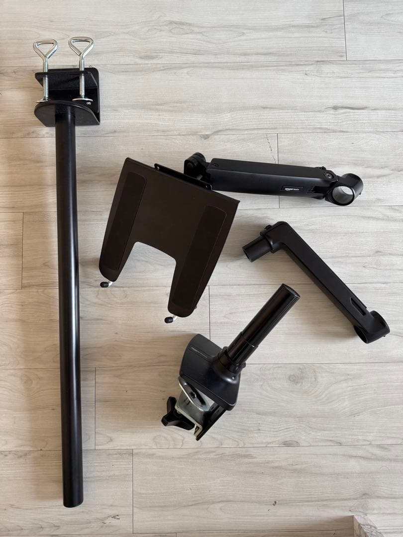 Amazon ベーシックモニターアーム+pcトレイパーツ