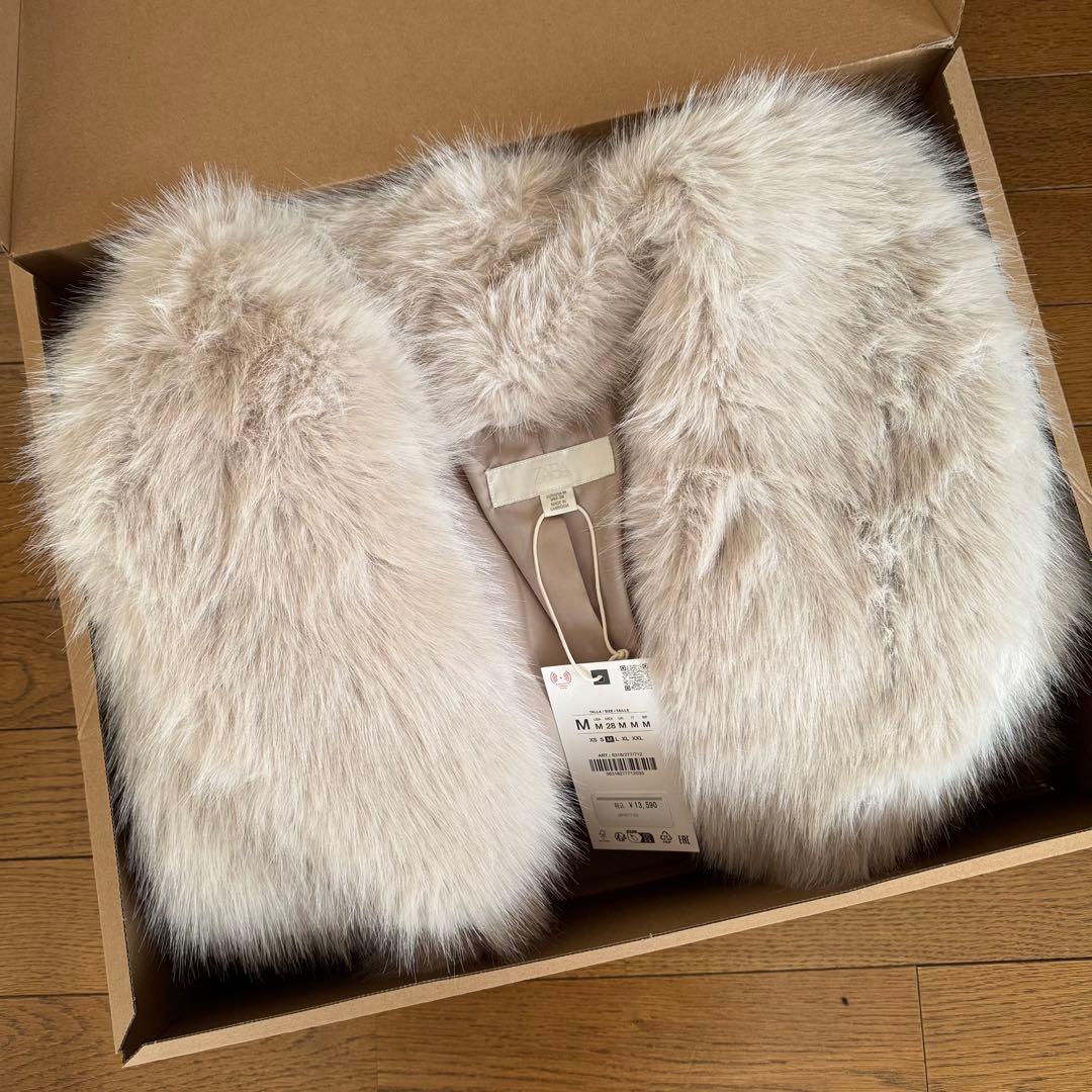 Y*様 【新品未使用タグ付き】ZARA フェイクファーショートコート ラペルカラ