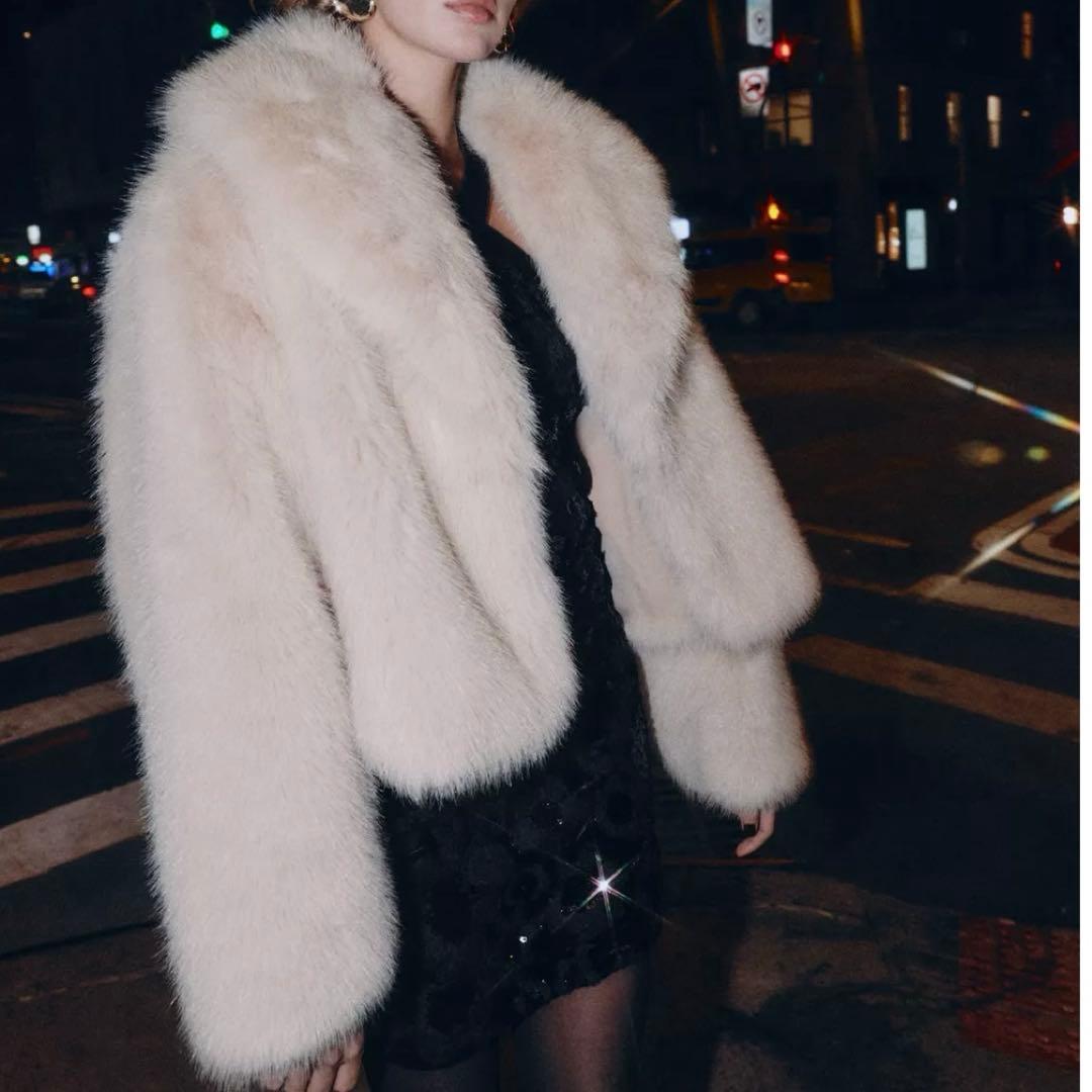 Y*様 【新品未使用タグ付き】ZARA フェイクファーショートコート ラペルカラ