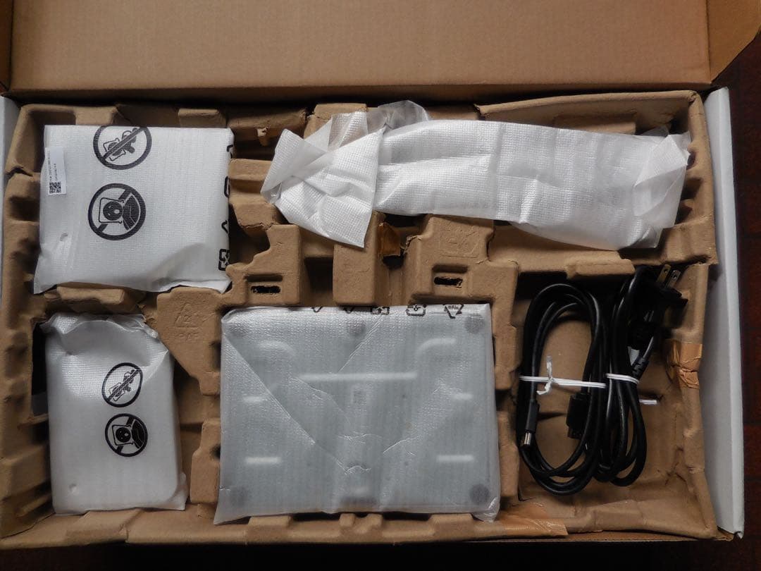 DELL 23.8インチ モニター