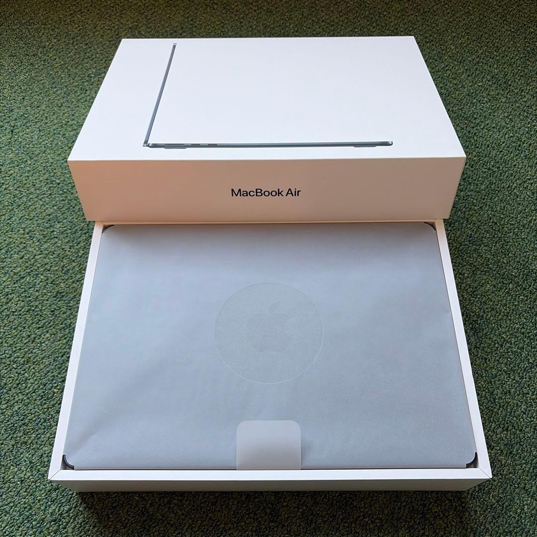 MacBook Air M2 2022 8GB 256GB ミッドナイト
