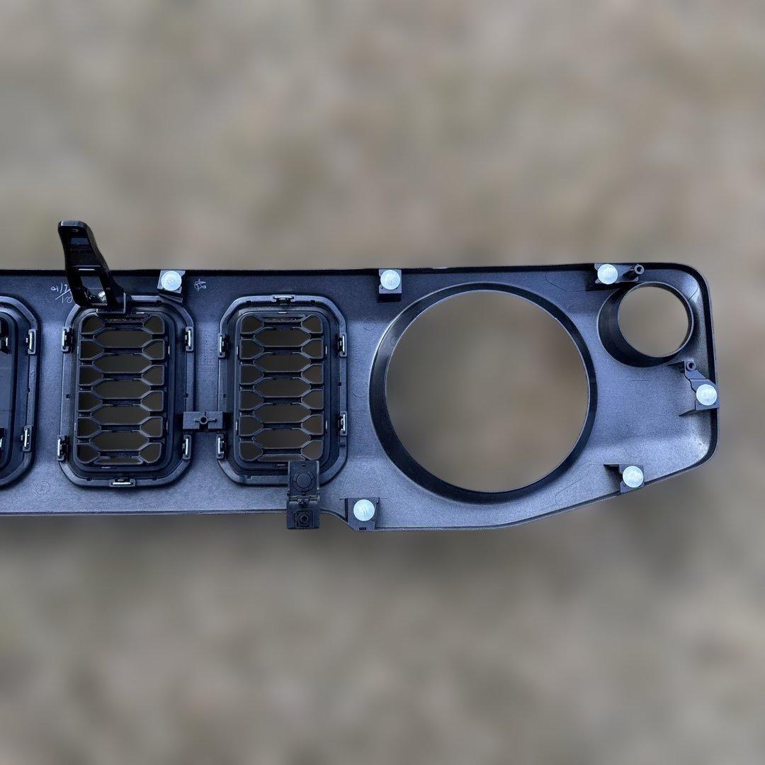 新車外し ジムニー ノマド 純正 フロント メッキ グリル