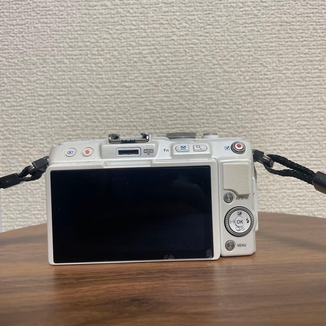 【ミラーレス一眼レフ】 OLYMPUS PEN Lite E-PL6