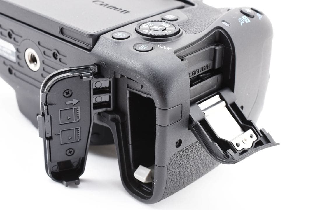 保証付き/Canon EOS Kiss X10i標準&望遠ダブルレンズセット