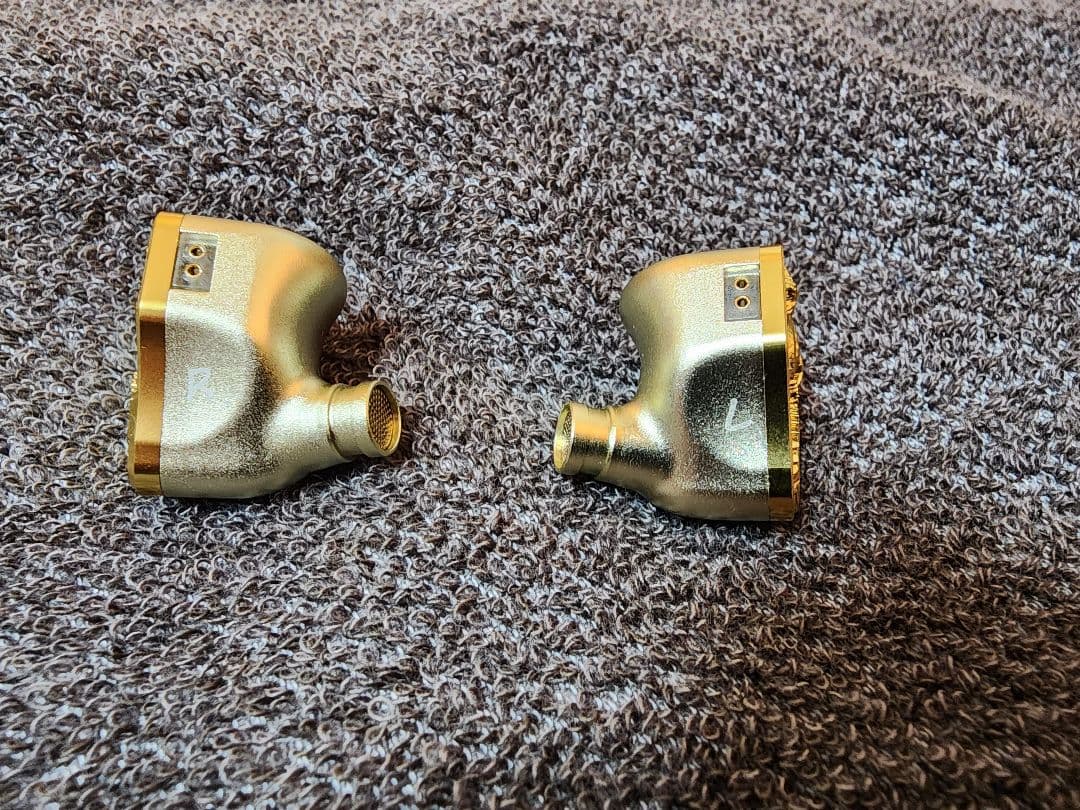 イヤホン CVJ MYTHERA