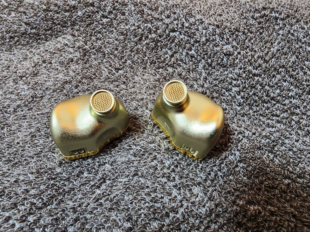 イヤホン CVJ MYTHERA