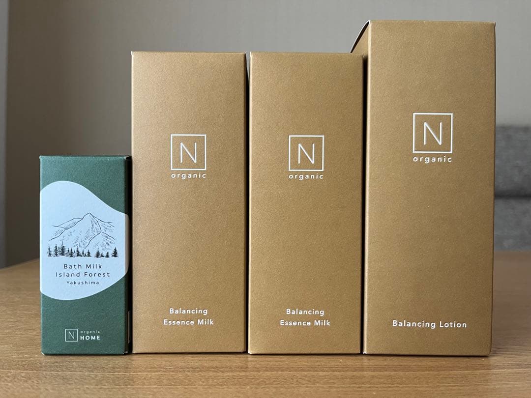 N organic Basicローション1点＆エッセンスミルク2点＋おまけ付き