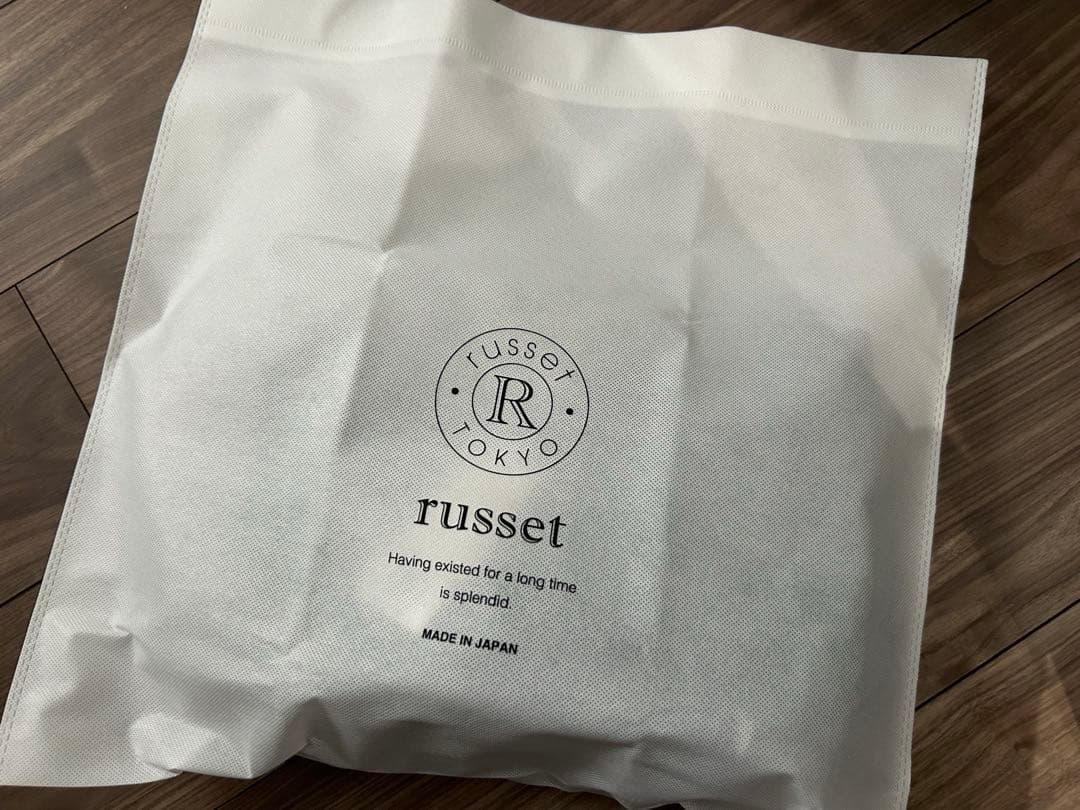 ☆新品未使用☆russet ナイロンラウンドショルダーバッグ　ブラック