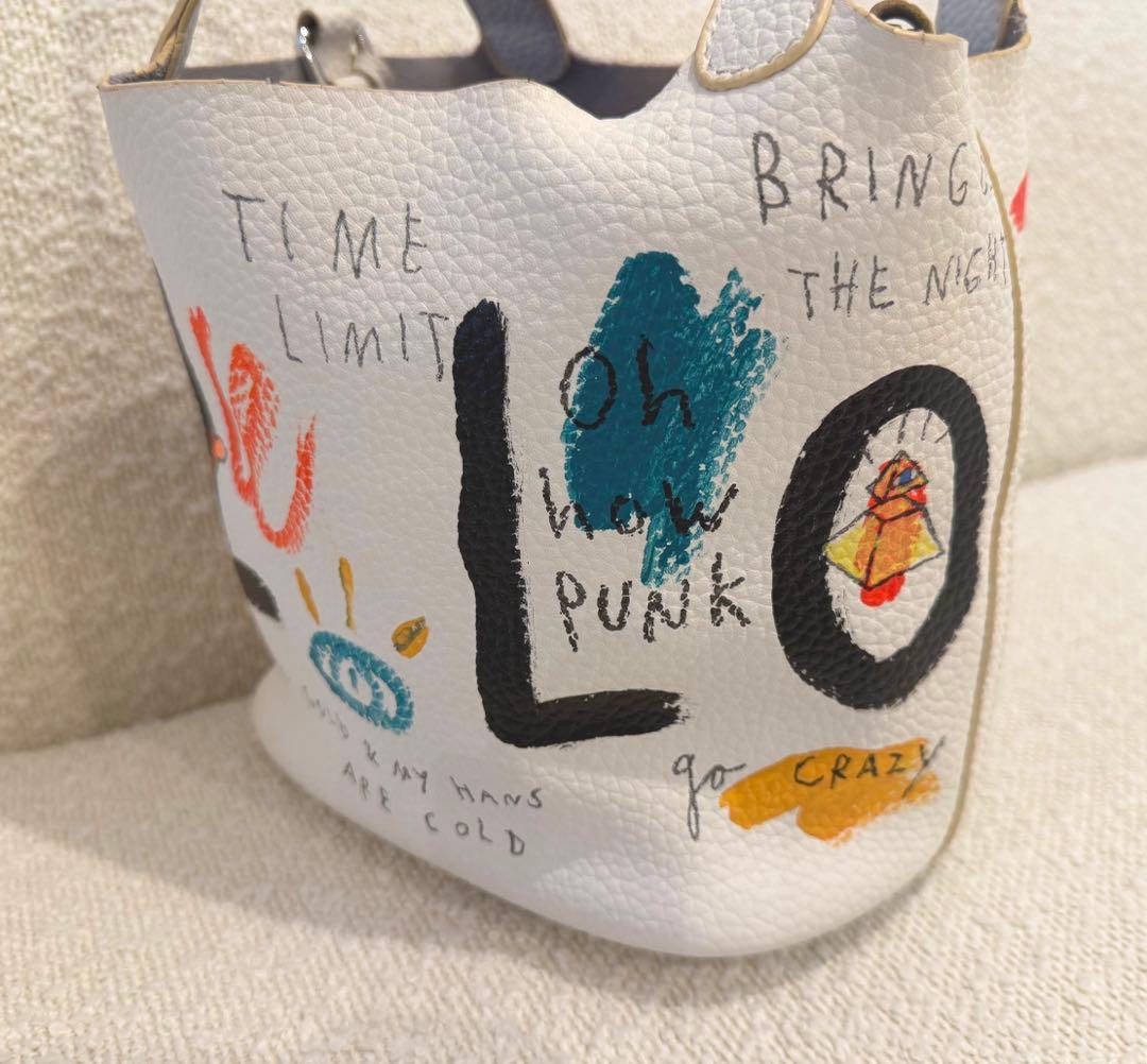 guernik ANAレディースハンドバッグ　落書き　ティガー