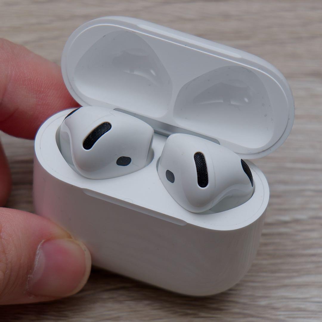 AirPods 4 ノイズキャンセリングモデル