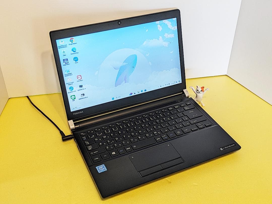 東芝dynabook RX33グラファイトブラック/持ち運び楽々♪