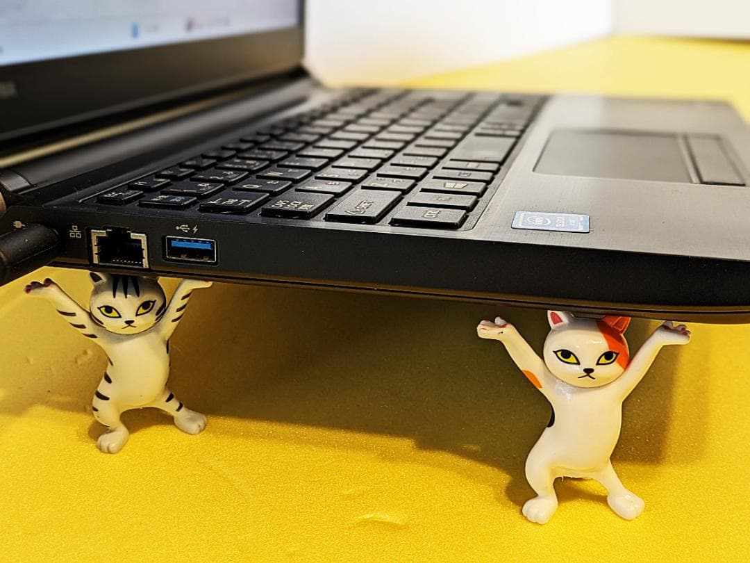 東芝dynabook RX33グラファイトブラック/持ち運び楽々♪