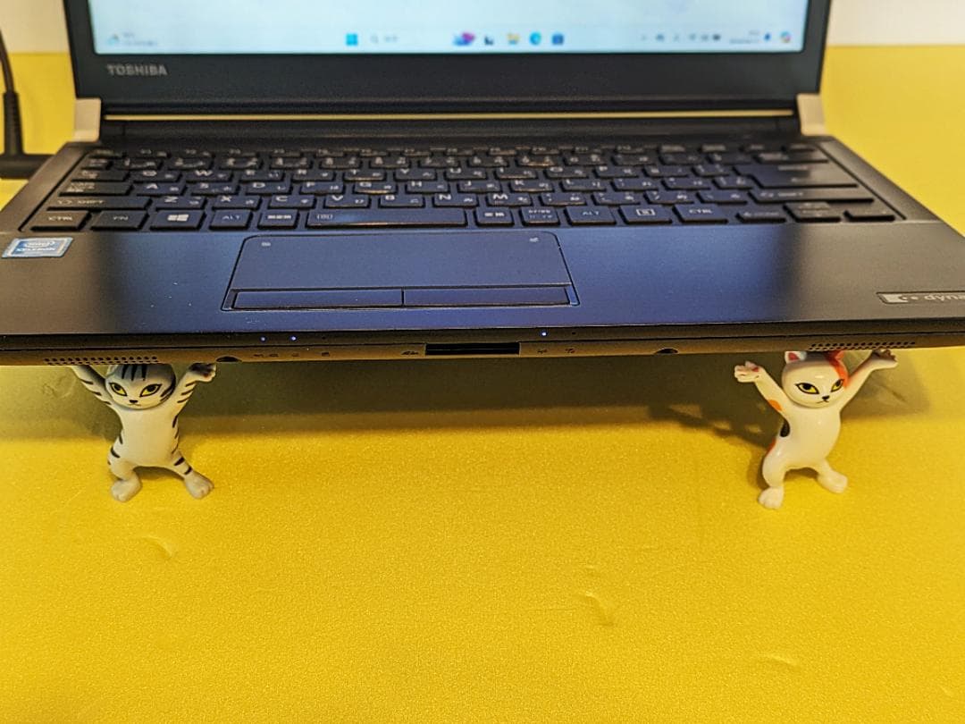 東芝dynabook RX33グラファイトブラック/持ち運び楽々♪