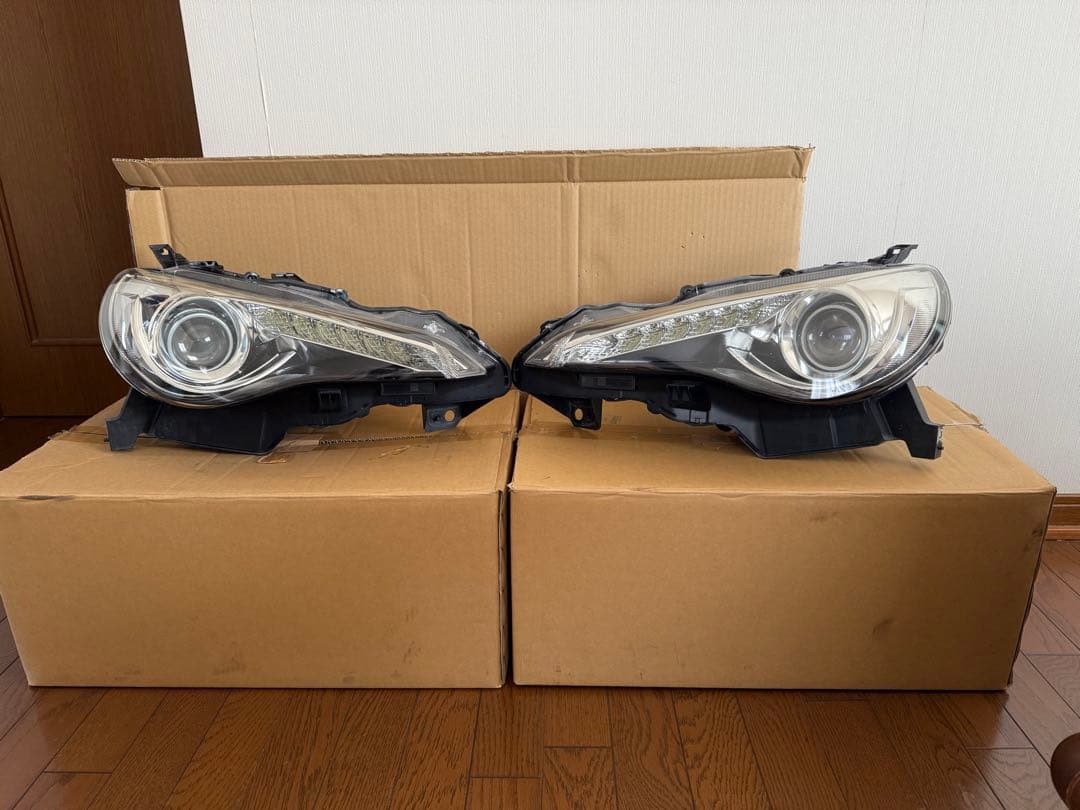 Y*9様 TOYOTA 86 ZN6 純正ヘッドライト
