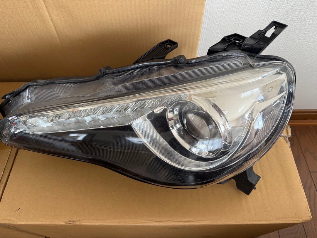 Y*9様 TOYOTA 86 ZN6 純正ヘッドライト