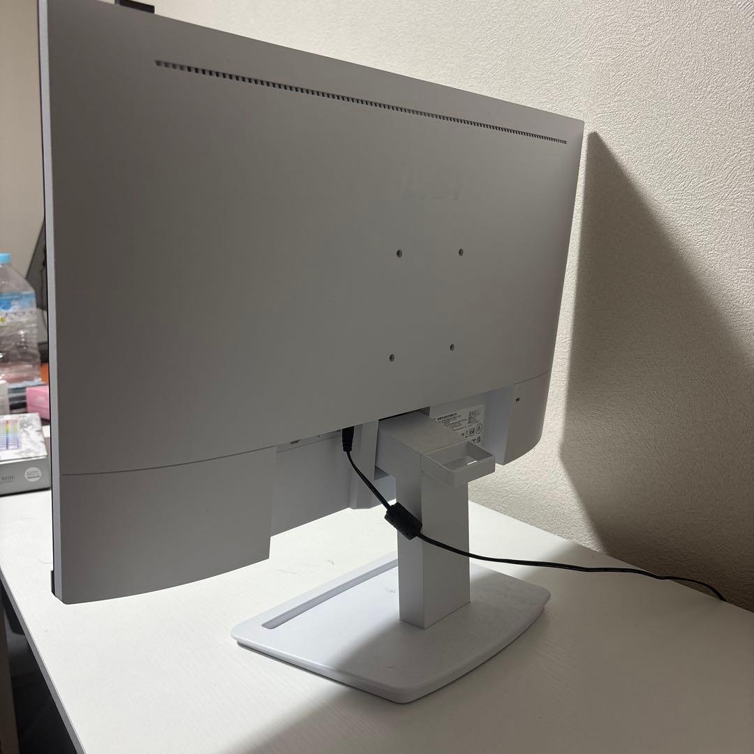 MSI ホワイト モニター 大画面