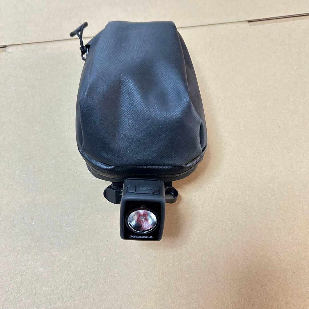 Trek Blendrサドルバッグ 0.5 L Trek Flare RT付き