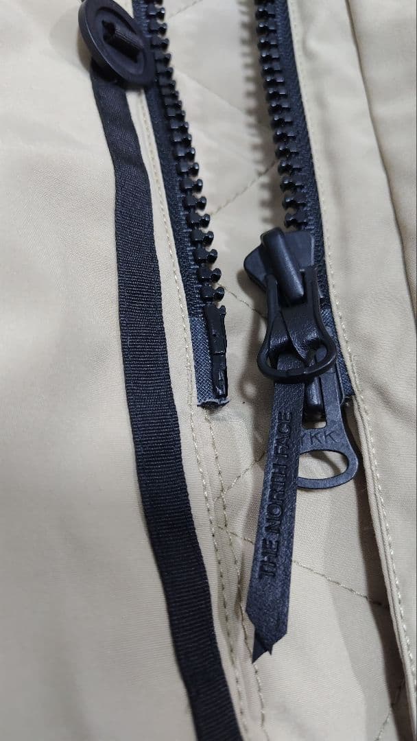 ■値下げ■【海外限定・極美品】ノースフェイス ダウンジャケット Ｌベージュ