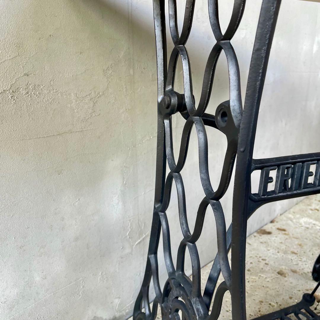 イギリス　アンティークミシン脚テーブル　FRIEND 足踏みミシン　網目