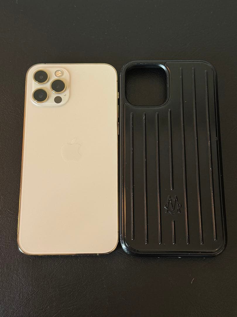 美品iPhone12pro 256GB本体 正規リモワケース付き