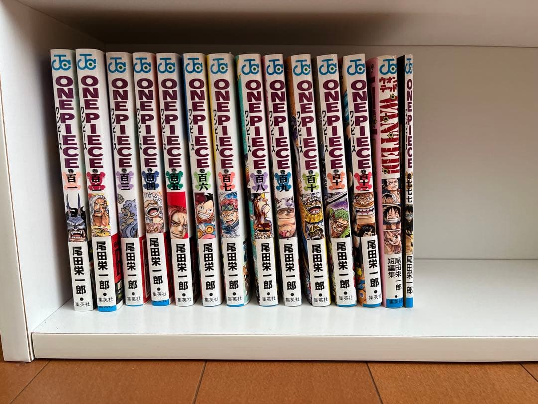 ONE PIECE ワンピース　1巻〜112巻＋関連本