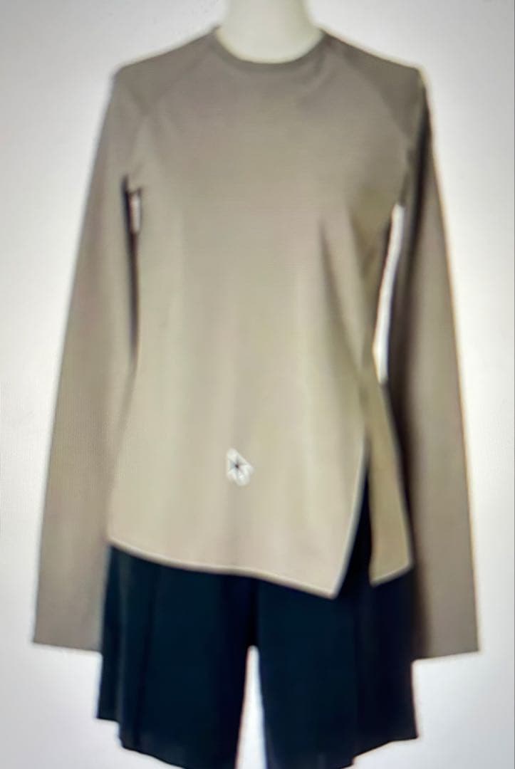 新品今季もの。セットアップスイムウェア。大きいサイズ。エクラ掲載販売中。