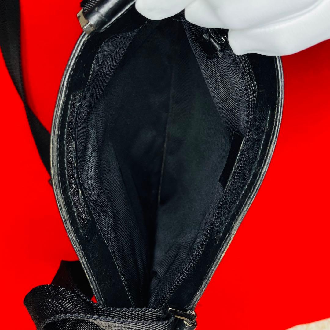 【美品】GUCCI グッチ ショルダーバッグ GGキャンバス ブラック
