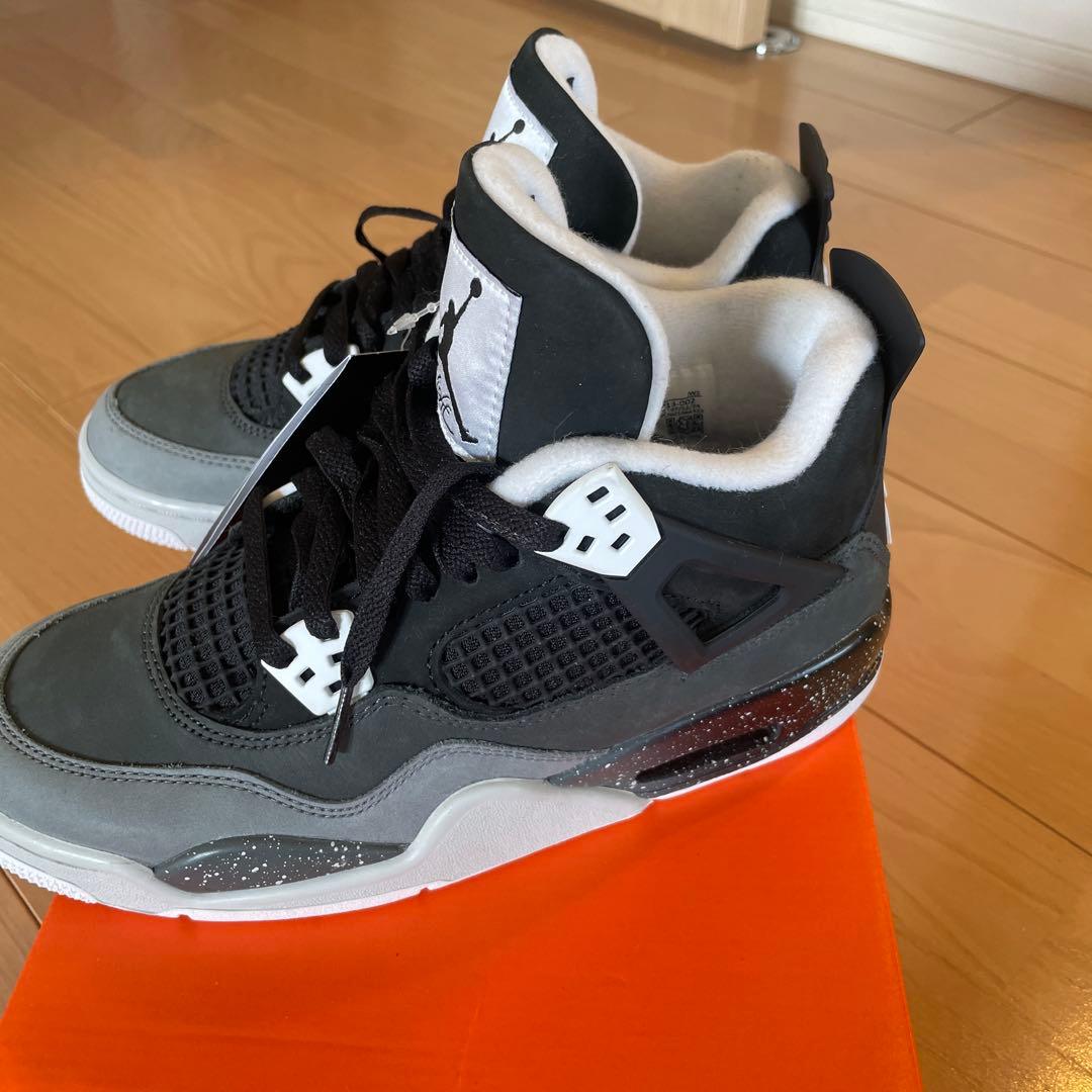 Nike Air Jordan 4 グレー/ブラック スニーカー