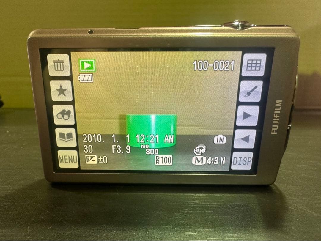 G1761 富士フイルムFINEPIX Z800EXR コンパクトデジタルカメラ