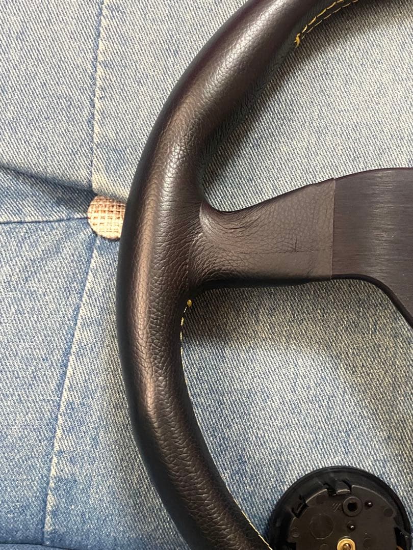 美品　MOMO VELOCE RACING 320mm ステアリング