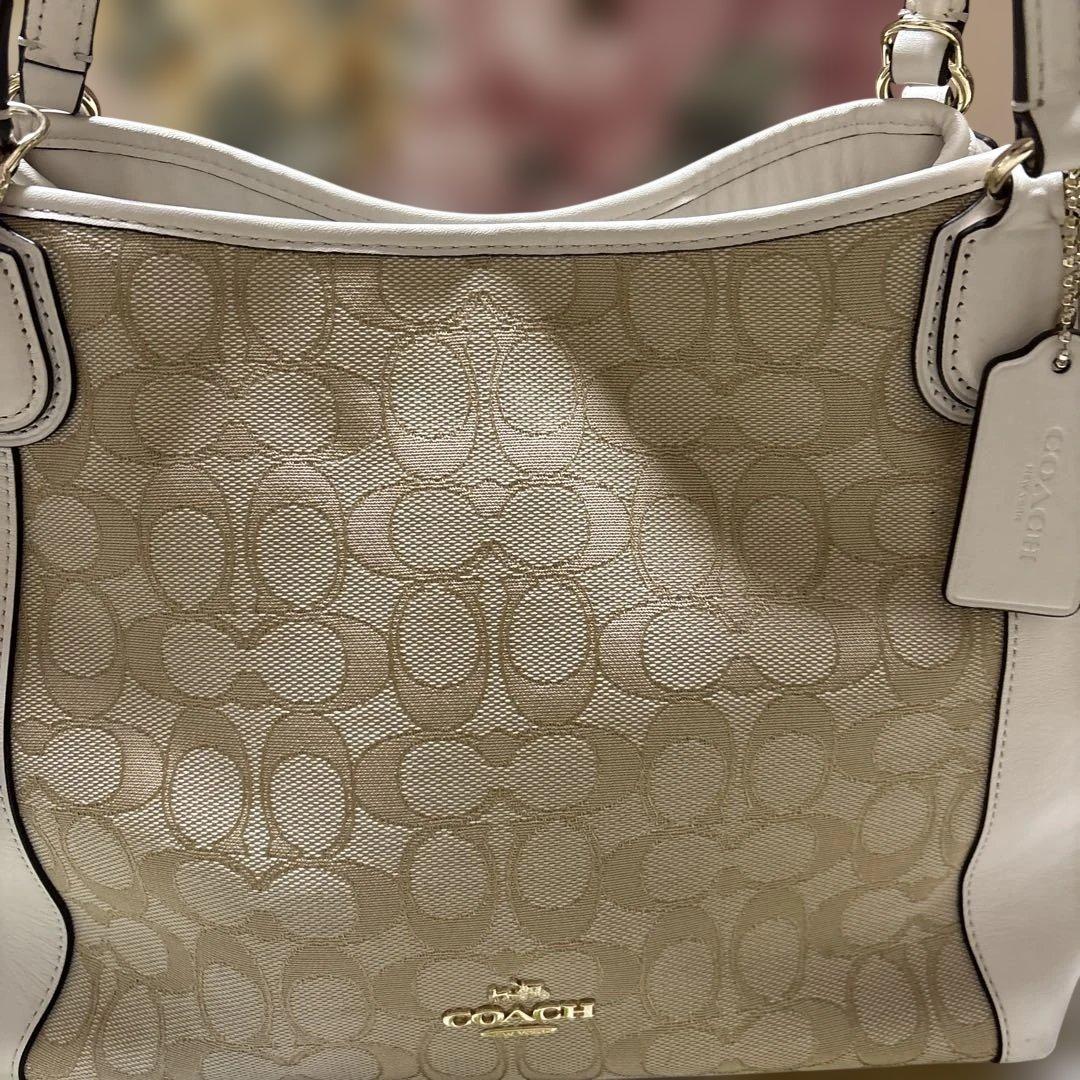 Tomomi　　COACH ハンドバッグ ベージュ ロゴ入り　2way