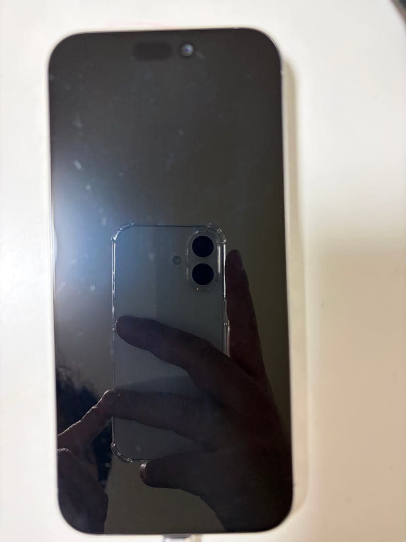 iphone16 pro max 背面割れ、画面キズ