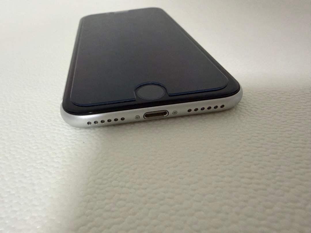 【美品】iPhoneSE（第2世代）本体 SIMフリー　64GB