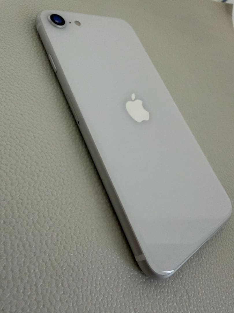 【美品】iPhoneSE（第2世代）本体 SIMフリー　64GB