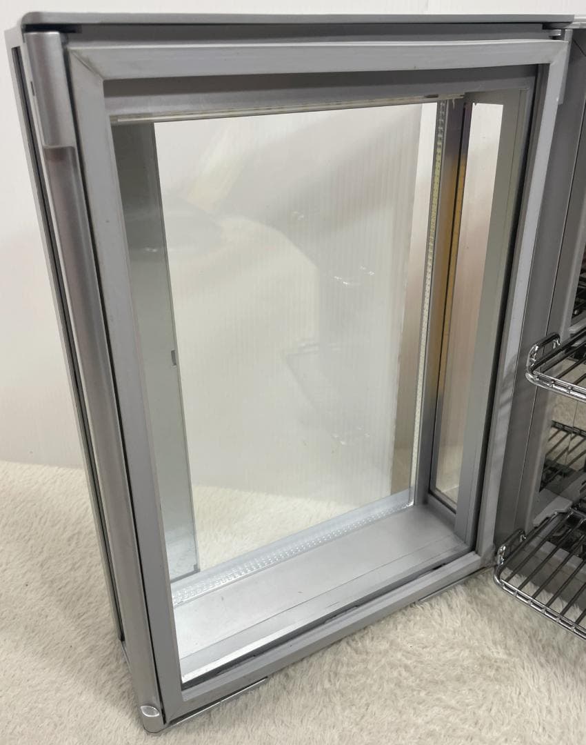 ぐるみ♪ ⭐️非売品⭐️ レッドブル Red Bull 冷蔵庫 鍵付き 稼働品