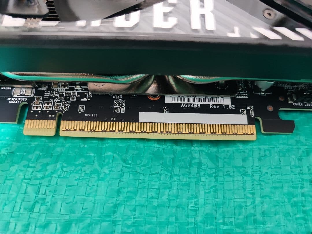 [美品]Radeon RX 9060 XT 16gb Challenger