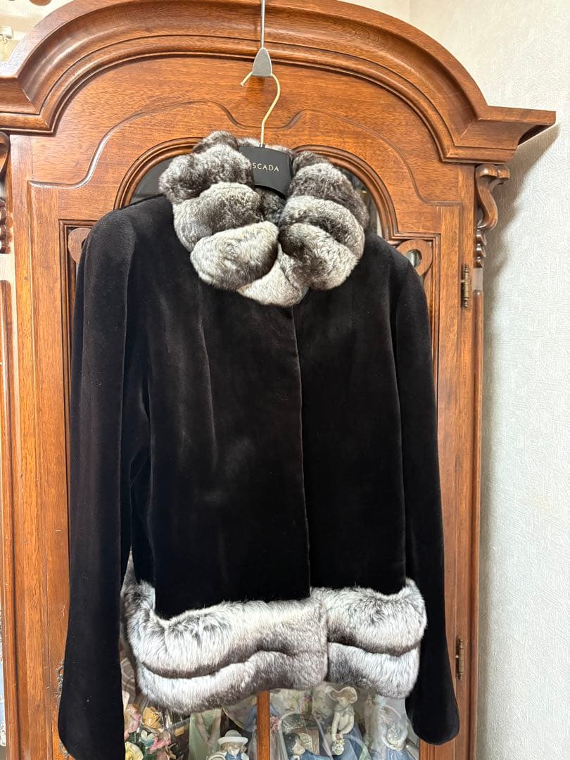 megumi 様　　　　　CARVENカルヴァン チンチラシェアードミンクコート